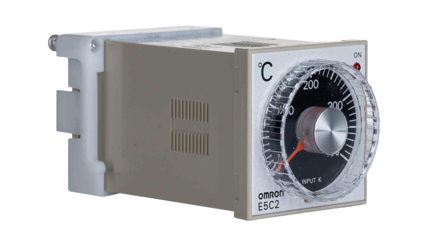 Regolatore di temperatura On/Off Omron E5C2-R20K, alimentazione 100-240 V, montaggio a pannello, dimensioni 48 x 48 mm.