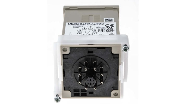 Regolatore di temperatura On/Off Omron E5C2-R20K, alimentazione 100-240 V, montaggio a pannello, dimensioni 48 x 48 mm.