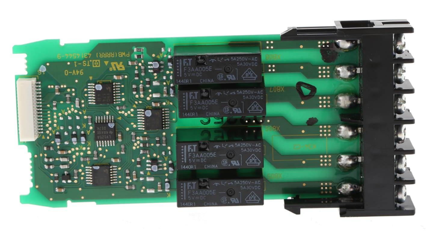 Modulo a relè Omron K34-C2, dimensioni 101,2x112x48 mm, alimentazione 10 V c.c., compatibile con strumenti K3HB. Grado di protezione IP66.