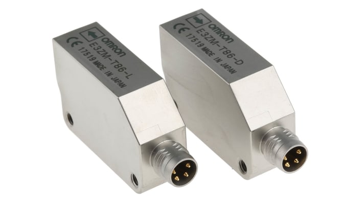 Omron E3ZM-T86, sensore fotoelettrico rettangolare a fascio diretto, rilevamento fino a 15 m, custodia in acciaio inox IP67/IP69K.