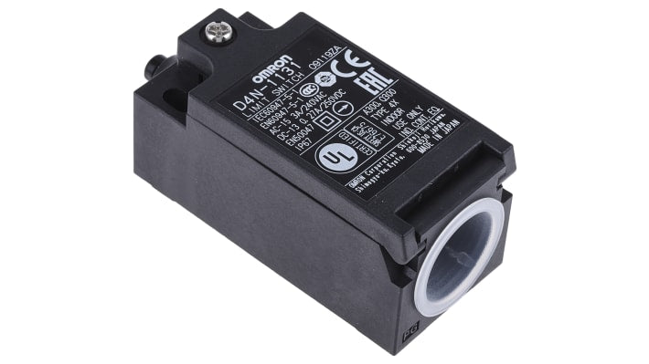 Interruttore di interblocco Omron D4N-1131, attuatore a stantuffo, grado di protezione IP67, dimensioni 73.2mm x 30mm x 31mm.