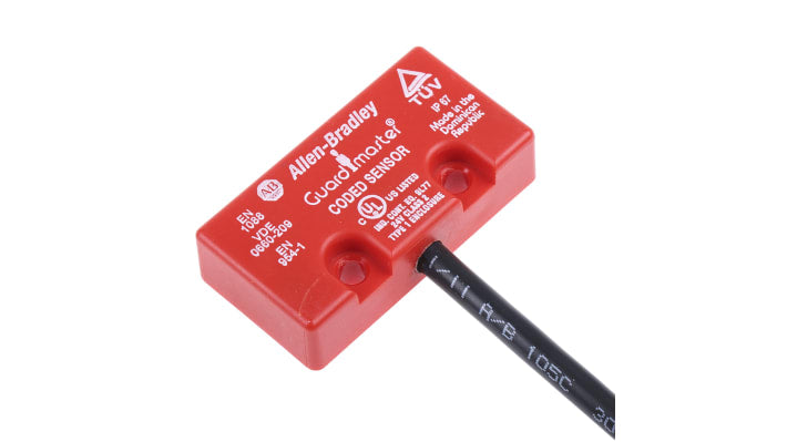 Interruttore di sicurezza senza contatto Allen Bradley Guardmaster 440N-Z2NRS1C, con contatti 2NC, grado di protezione IP67, dimensioni 48x25x12 mm.