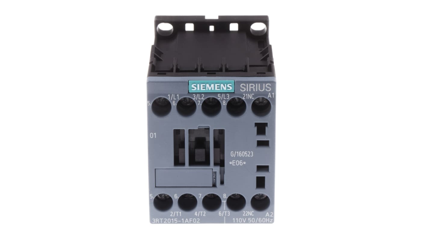Contattore Siemens 3RT2015-1AF02, 3 poli, 7 A, 110 V c.a., dimensioni 45x57.5x73 mm, montaggio a vite.
