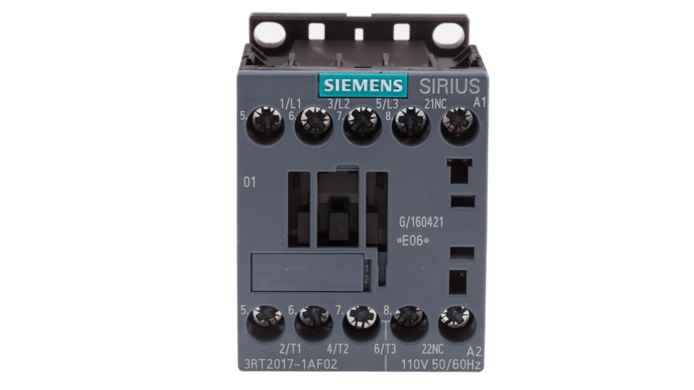 Contattore Siemens 3RT2017-1AF02, 3 poli, 12 A, bobina 110 V c.a., dimensioni 57,5 x 45 x 73 mm, montaggio a vite.