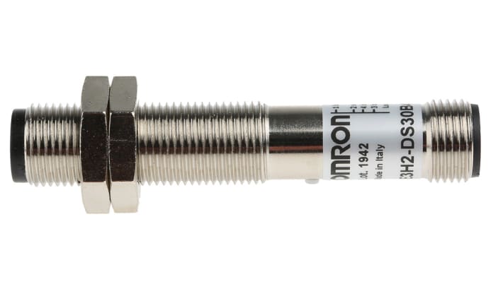 Sensore fotoelettrico cilindrico Omron E3H2-DS30B4M-M1, rilevamento 300 mm, uscita PNP, connettore M12, IP67.