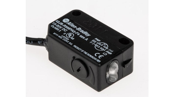 Allen Bradley 42JS-R9MPA2-F4, sensore fotoelettrico rettangolare con rilevamento fino a 10 m, uscita PNP e grado di protezione IP67.
