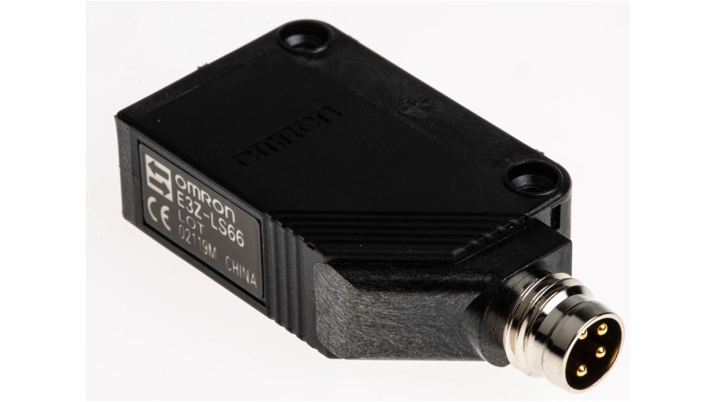 Sensore di distanza rettangolare Omron E3Z-LS66, rilevamento 20-200 mm, uscita NPN, grado di protezione IP67.