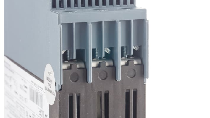 Avviatore soft-start Siemens 3RW3026-1BB04, trifase, 11 kW, 400 V, IP20, montaggio a vite, dimensioni 151x45x125 mm.
