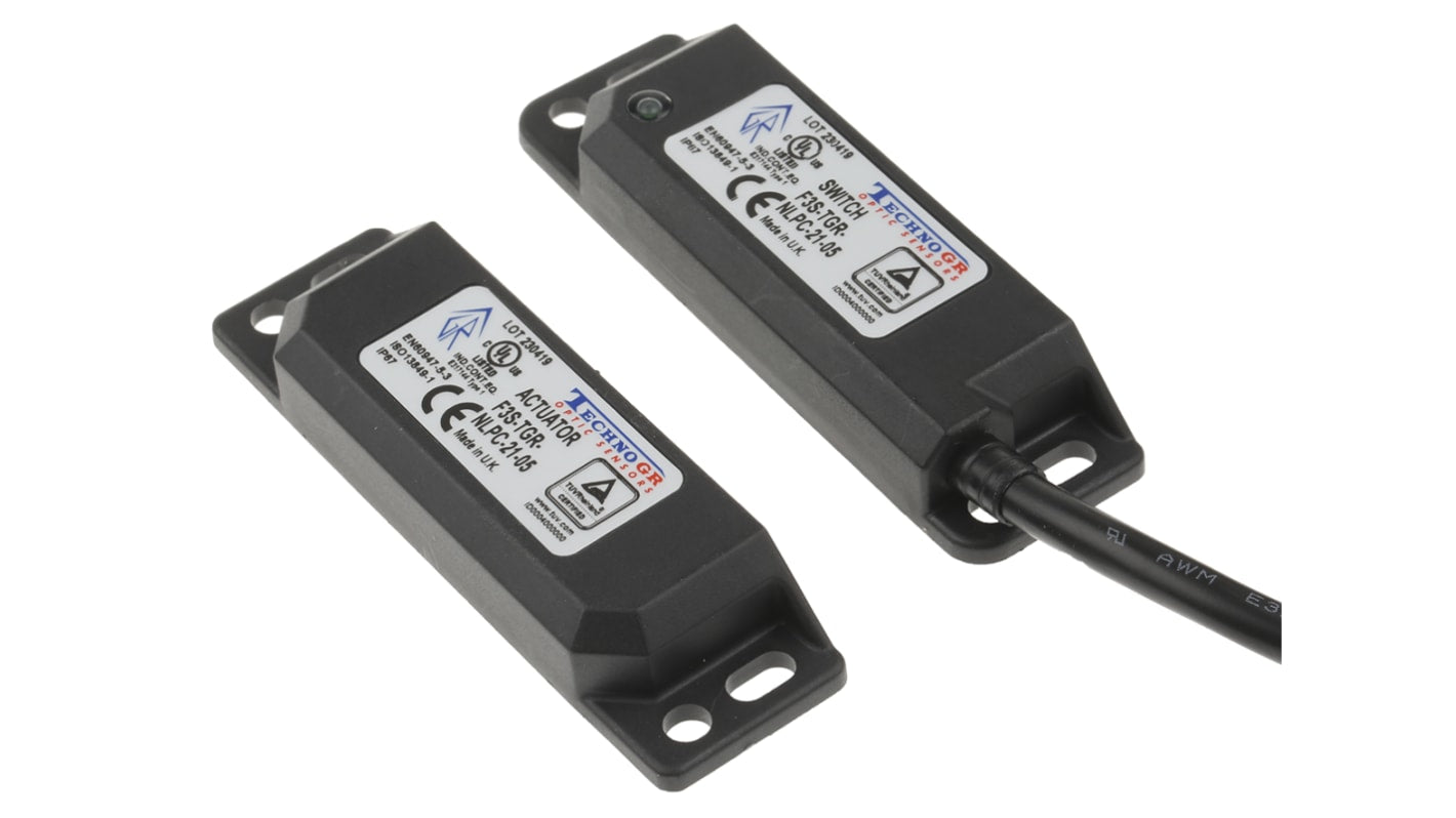 Interruttore di sicurezza senza contatto Omron F3S-TGR-NLPC-21-05, 24V cc, grado di protezione IP69K, dimensioni 88x25x13 mm.