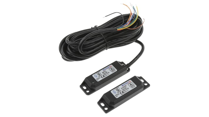 Interruttore di sicurezza senza contatto Omron F3S-TGR-NLPC-21-05, 24V cc, grado di protezione IP69K, dimensioni 88x25x13 mm.