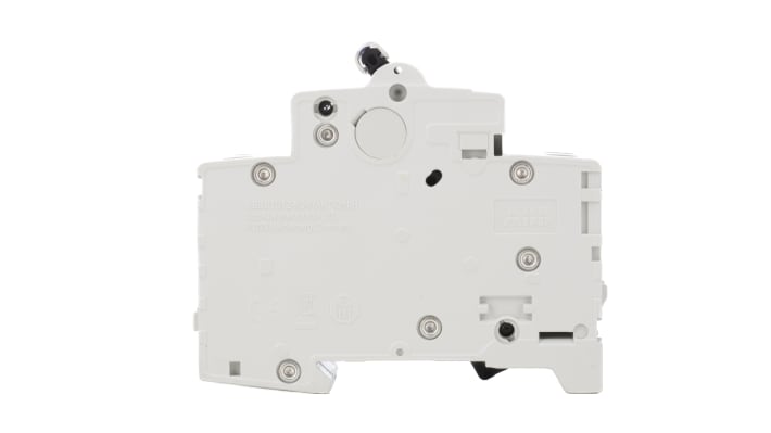 Interruttore magnetotermico ABB S202-C6, 6 A, tipo C, montaggio su guida DIN, dimensioni 88x35x69 mm, peso 250 g.