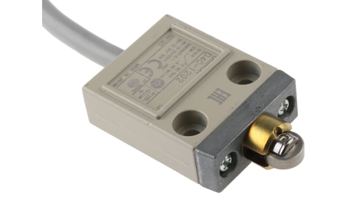Interruttore di fine corsa Omron D4C-1202, tasto a rotella, IP67, montaggio anteriore, dimensioni 51.5x40x16mm.
