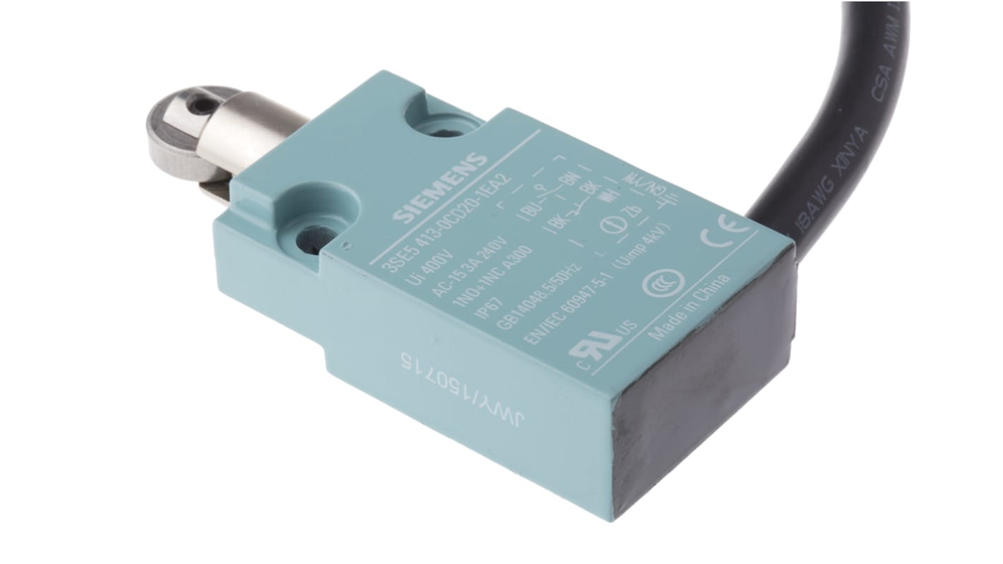 Interruttore di finecorsa Siemens 3SE5413-0CD20-1EA2, attuatore a rotazione, IP67, DPST, dimensioni 30x16x50 mm.