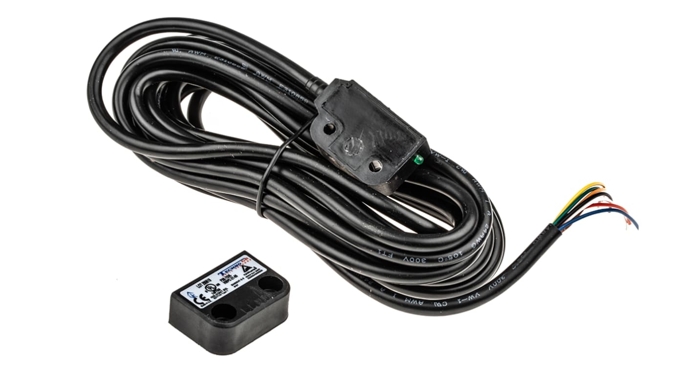 Interruttore di sicurezza senza contatto Omron F3S-TGR-NMPC-21-05, 24V cc, IP67, dimensioni 36x26x13 mm, attuatore incluso.