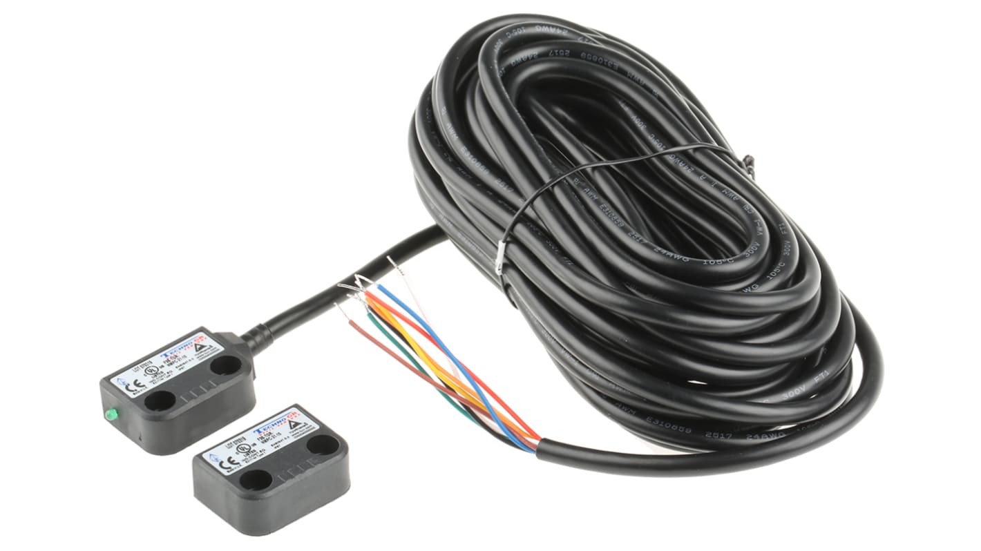 Interruttore di sicurezza senza contatto Omron F3S-TGR-NMPC-21-10, 24V cc, IP67, dimensioni 36x26x13 mm, attuatore incluso.