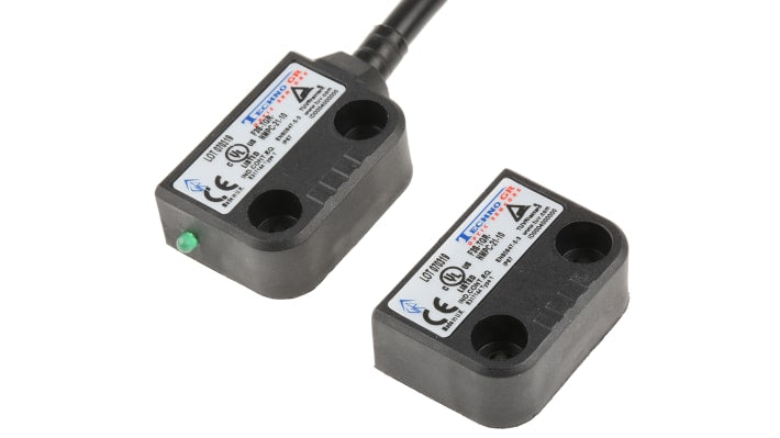 Interruttore di sicurezza senza contatto Omron F3S-TGR-NMPC-21-10, 24V cc, IP67, dimensioni 36x26x13 mm, attuatore incluso.