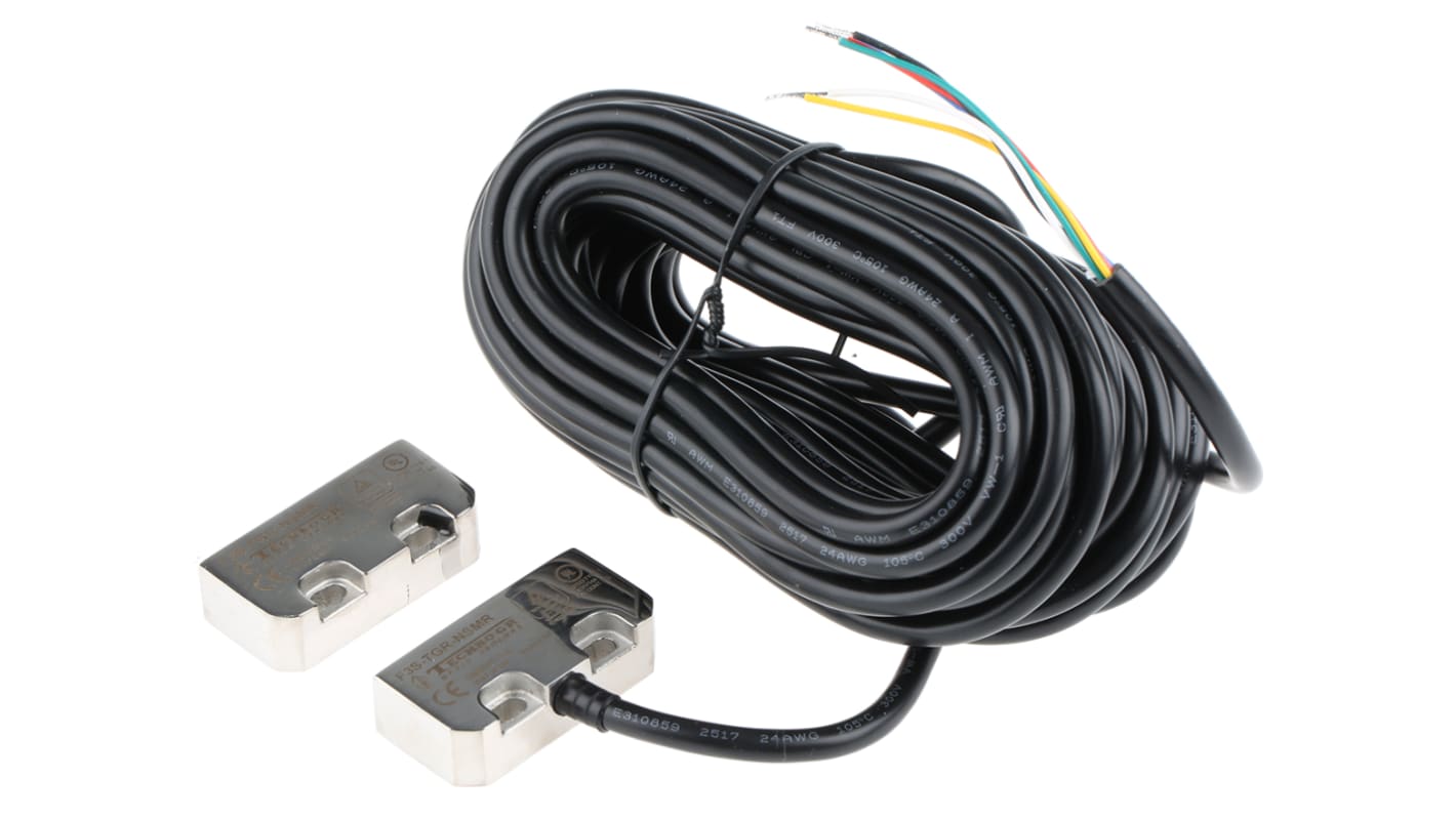 Interruttore di sicurezza senza contatto Omron F3S-TGR-NSMR-21-10, custodia in acciaio inox, grado di protezione IP67, dimensioni 50 mm x 25.5 mm x 13 mm.