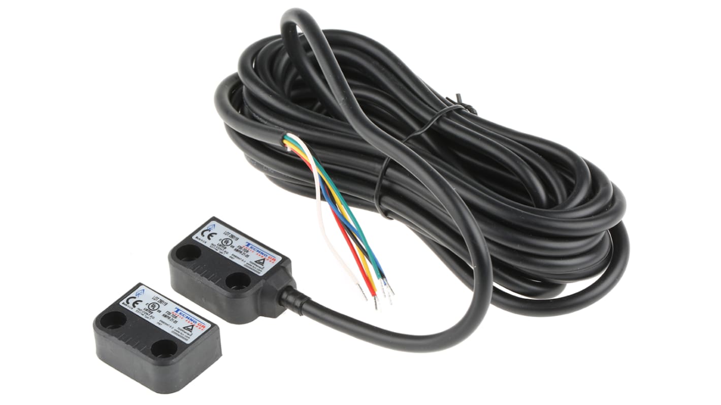 Interruttore di sicurezza senza contatto Omron F3S-TGR-NMPR-21-05, 24V cc, grado di protezione IP67, dimensioni 36mm x 26mm x 13mm.