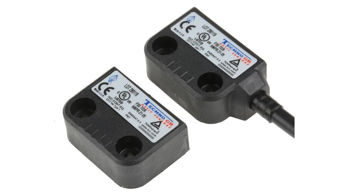 Interruttore di sicurezza senza contatto Omron F3S-TGR-NMPR-21-05, 24V cc, grado di protezione IP67, dimensioni 36mm x 26mm x 13mm.