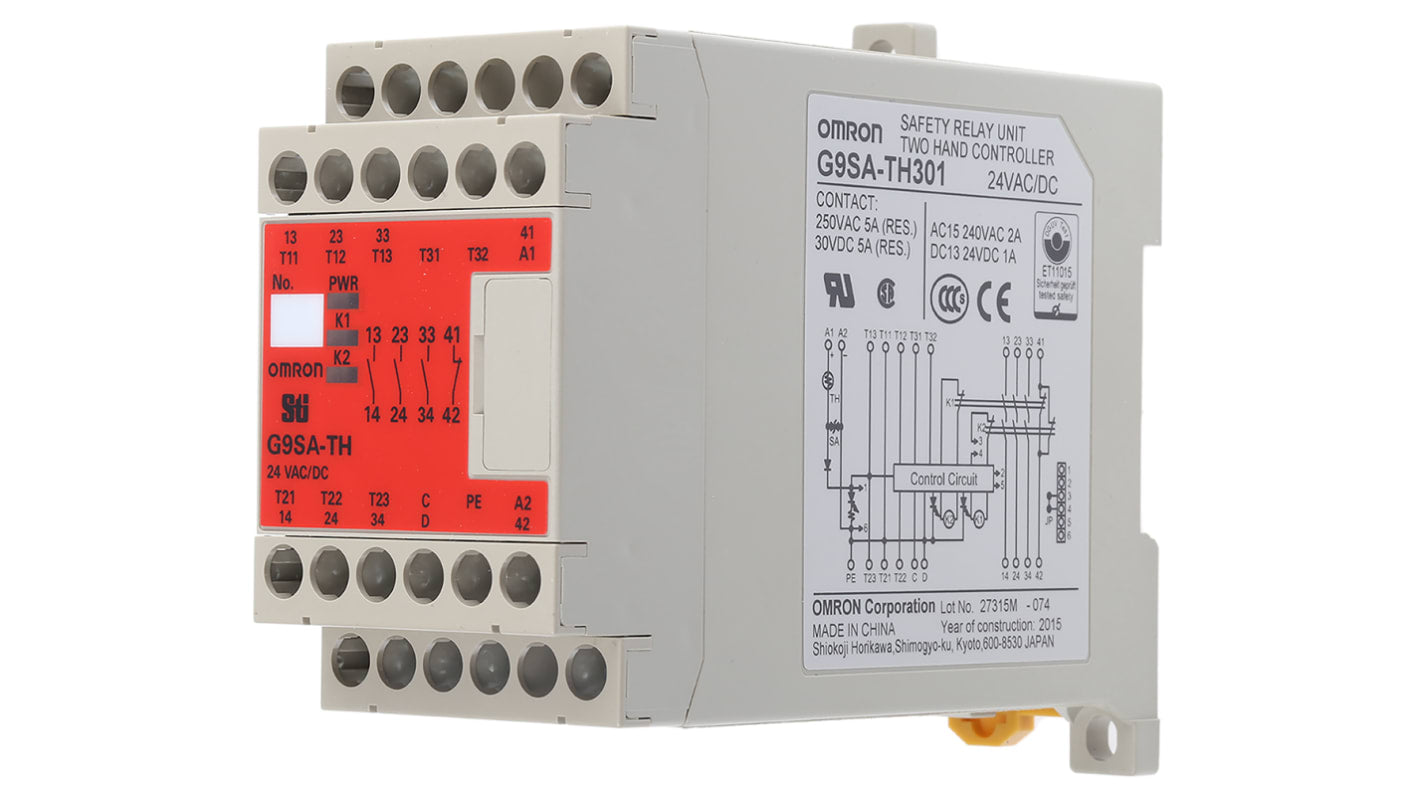 Omron G9SA-TH301, relè di sicurezza 24V, 2 canali, 3 contatti, montaggio su guida DIN, dimensioni 45x94x111mm.