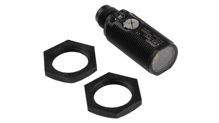 Sensore fotoelettrico cilindrico a retroriflessione Omron E3FA-RP21, rilevamento 100 mm a 4 m, uscita PNP, IP67/IP69K.