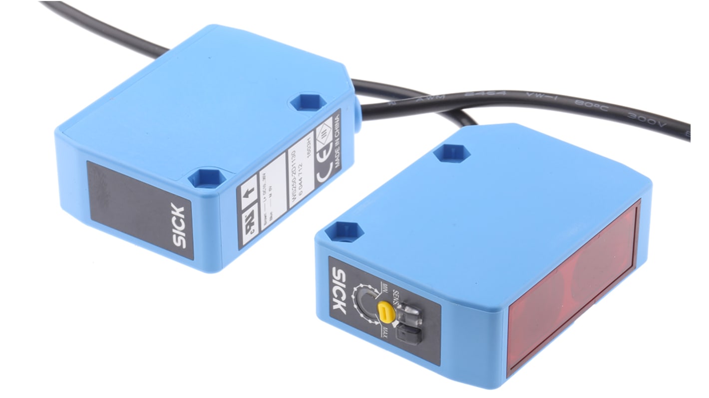 Sensore fotoelettrico rettangolare Sick WSE250-2P1131, rilevamento fino a 50 m, IP67, montaggio a pannello, LED, -25°C/+55°C.