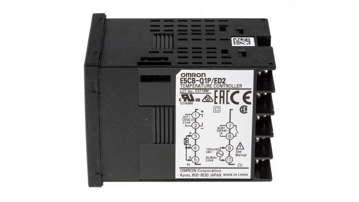 Termoregolatore PID Omron E5CB-Q1P AC100-240, dimensioni 48x48 mm, montaggio a pannello, uscita SSR, grado di protezione IP66.