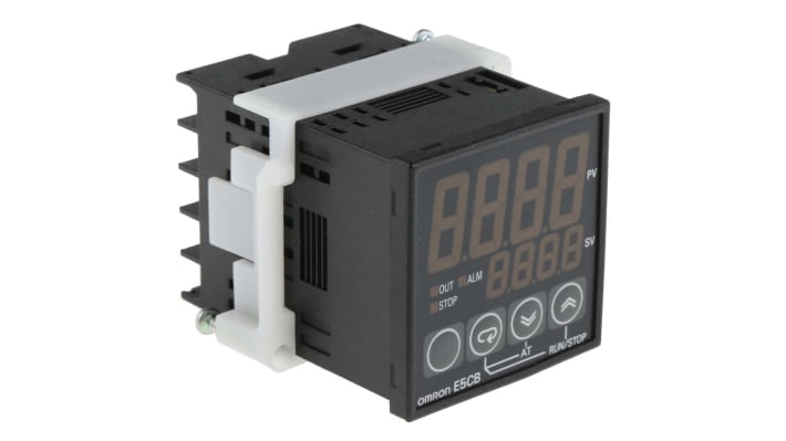 Termoregolatore PID Omron E5C-BQ1PD, 24 V, 48x48 mm, montaggio a pannello, display LED, protezione IP66.