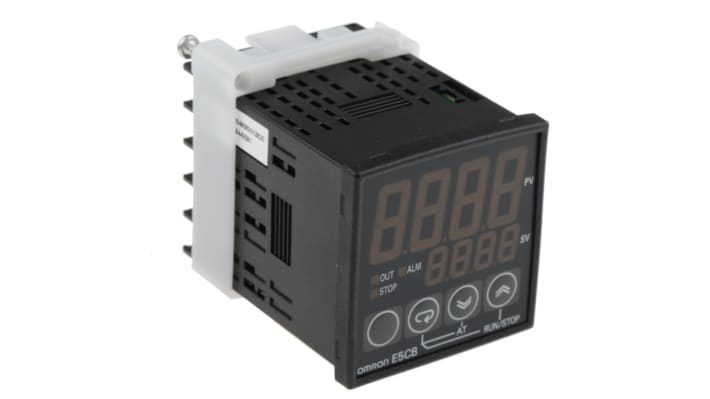 Termoregolatore PID Omron E5CB-R1TC AC100-240, montaggio a pannello, dimensioni 48 x 48 mm, uscita relè, display LED.