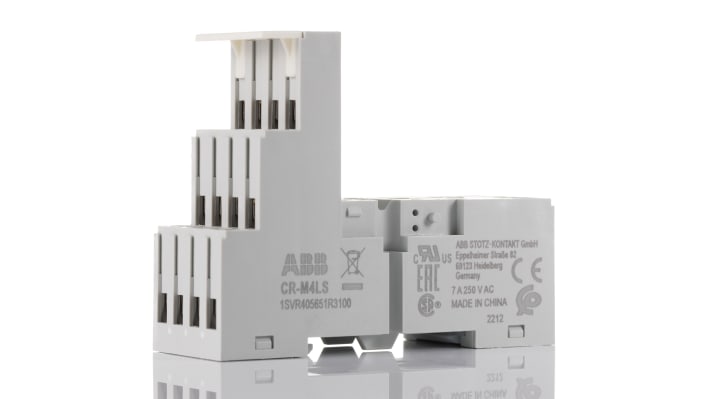 Zoccolo CR-M ABB 1SVR405651R3100, quattro poli, montaggio su circuito stampato, dimensioni 61 x 27 x 82 mm.