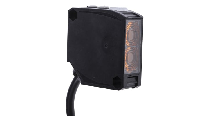 Sensore fotoelettrico rettangolare Omron E3JK-RR11 2M, rilevamento fino a 7 m, uscita a relè, grado di protezione IP64.