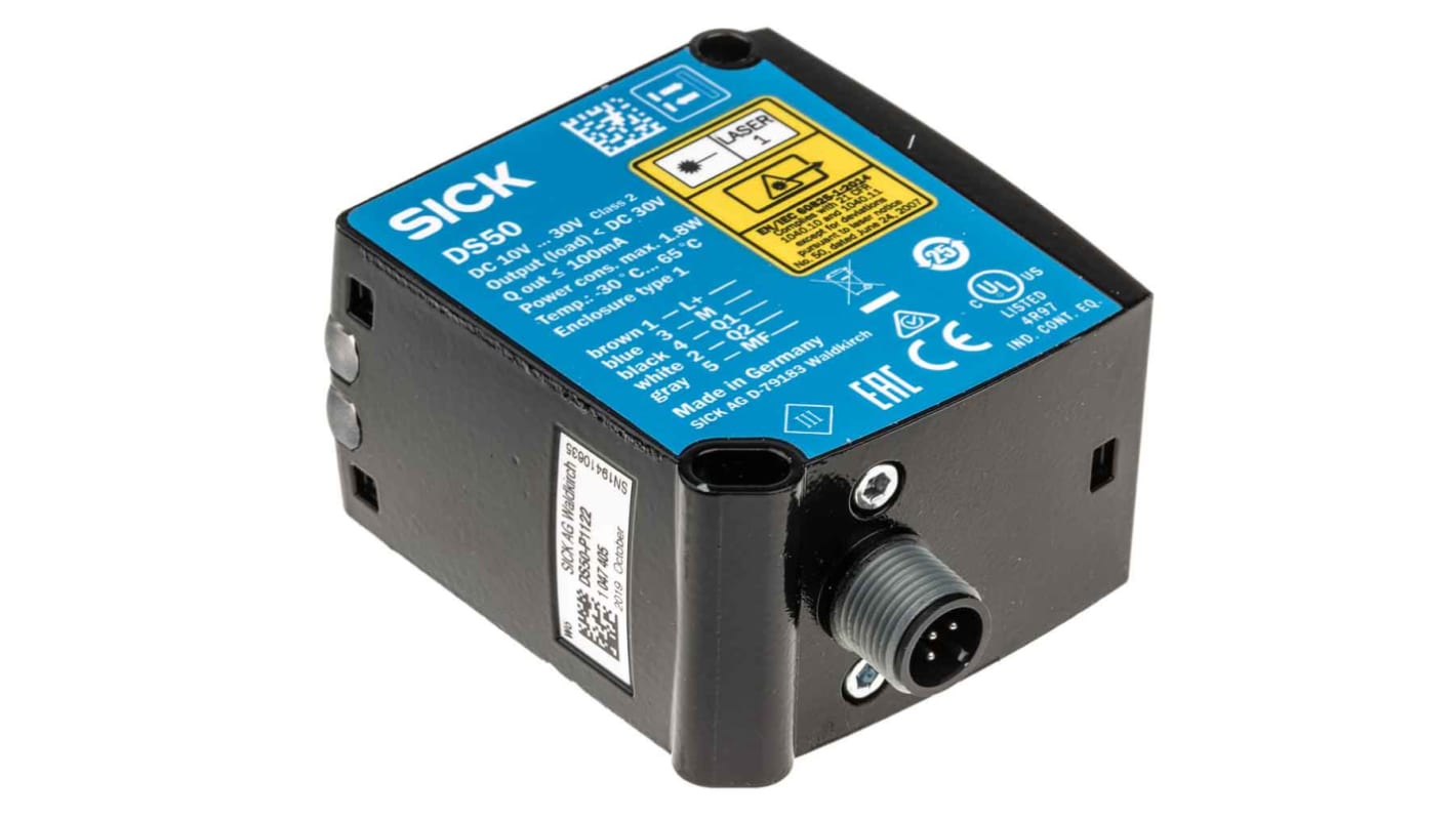 Sensore Sick DS50-P1122, rettangolare con soppressione di sfondo, rilevamento 200 mm - 10 m, montaggio a pannello, IP65.