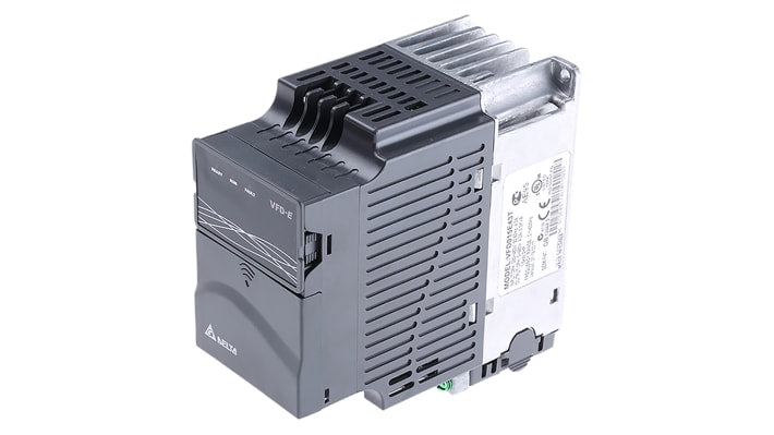 Inverter trifase Delta Electronics VFD015E43T, 1,5 kW, 460 V, design modulare IP20, dimensioni 142x152x72 mm.