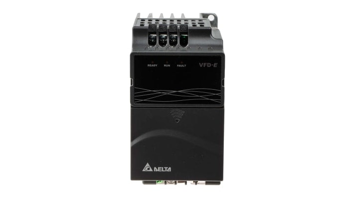 Inverter trifase Delta Electronics VFD007E43T, potenza 0,75 W, 460 V, dimensioni 142x152x72 mm, comunicazione RS485 ModBus.