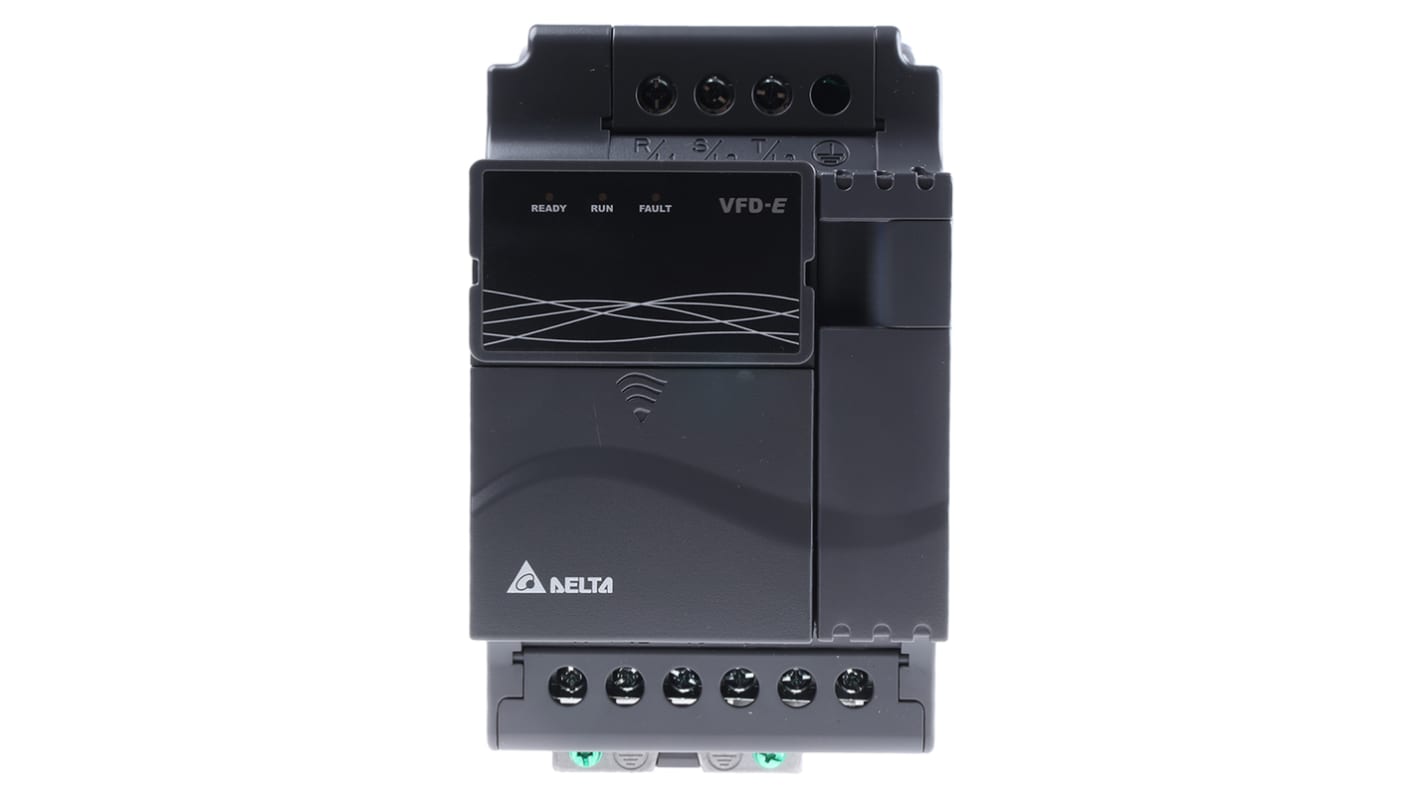Inverter trifase Delta Electronics VFD022E43A, 2,2 kW, 460 V, 7,1 A, design modulare, dimensioni 174x100x152 mm.