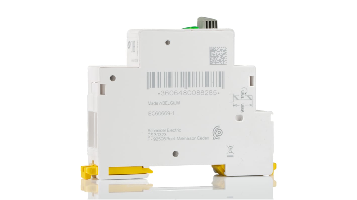 Pulsante Schneider Electric 20A, 250V Serie iPB - A9E18036: Pulsante per commutare circuiti elettrici, resistente a condizioni difficili, ideale per sistemi di doccia e elettrodomestici.