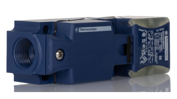Sensore di prossimità induttivo Telemecanique XS7C4A1MPG13 con rilevamento 15 mm, 20-264 V c.a./c.c. per industria e logistica.