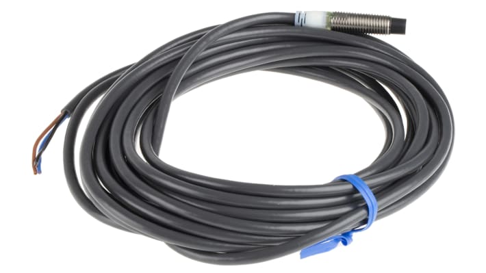 Omron E2A-S08KN04-WP-B1 5M, sensore di prossimità cilindrico PNP M8, rilevamento 4 mm, IP67, acciaio inox, LED indicatore.