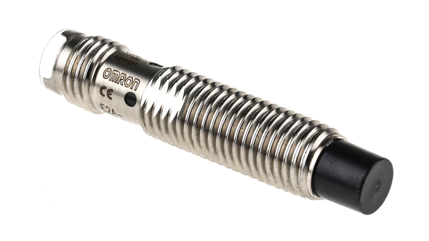 Sensore di prossimità cilindrico PNP Omron E2A-S08KN04-M5-B1, rilevamento 4 mm, IP67, acciaio inox, connettore M8.