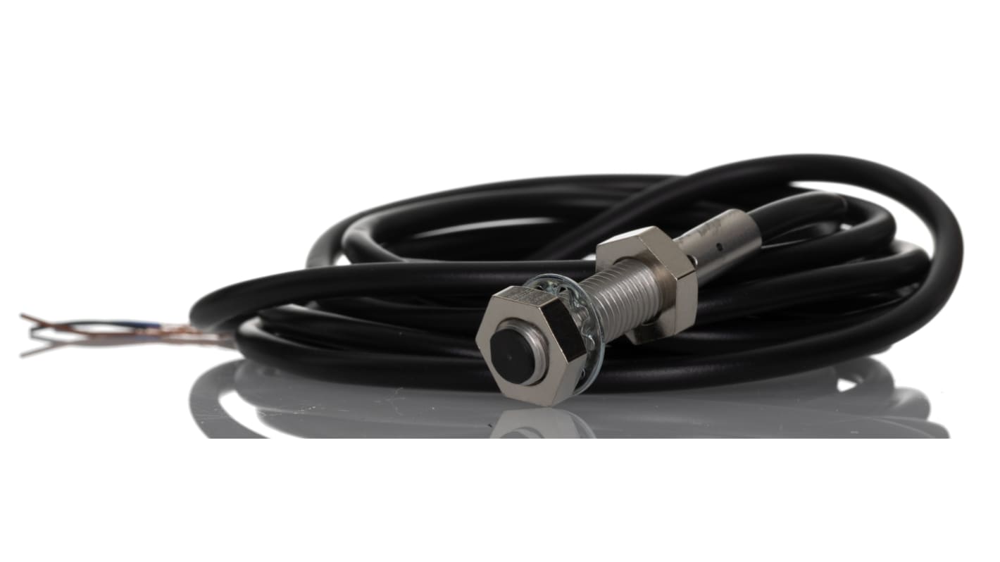 Sensore di prossimità cilindrico PNP Omron E2B-S08KS02-WP-B1 2M, rilevamento 2 mm, custodia in acciaio inox, IP67, montaggio a filo.