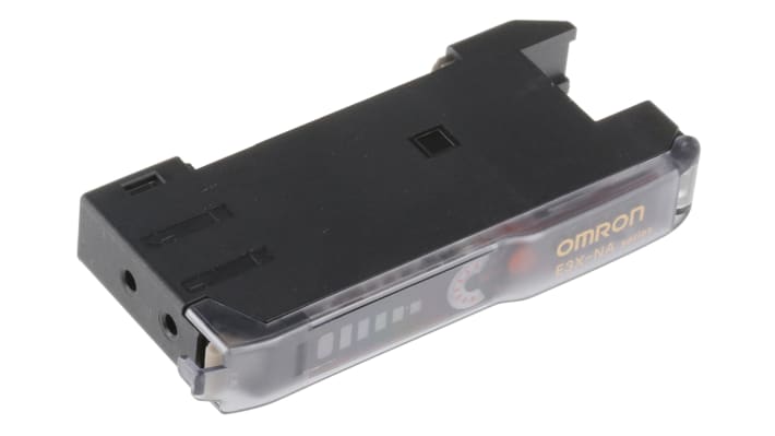 Sensore per fibre ottiche PNP Omron E3XNA8OMS, alimentazione 12-24 V c.c., distanza di rilevamento 150 mm, dimensioni 10 x 67,3 x 31,6 mm.