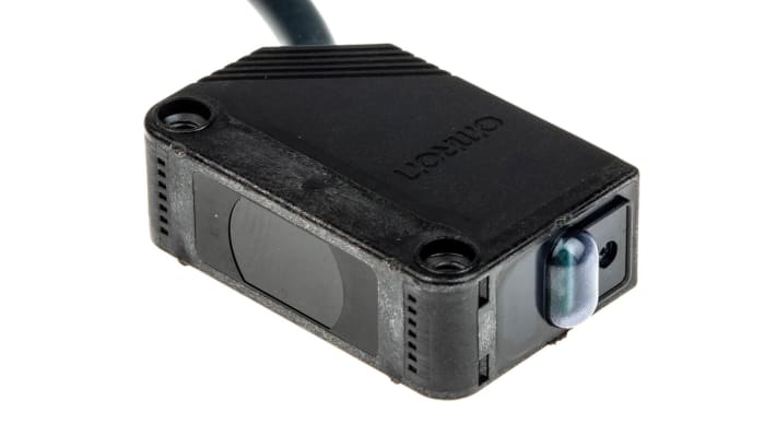 Sensore fotoelettrico rettangolare NPN Omron E3Z-T61 2M, rilevamento a 15 mm, contenitore PBT IP67, temperatura operativa -25°C a +55°C.