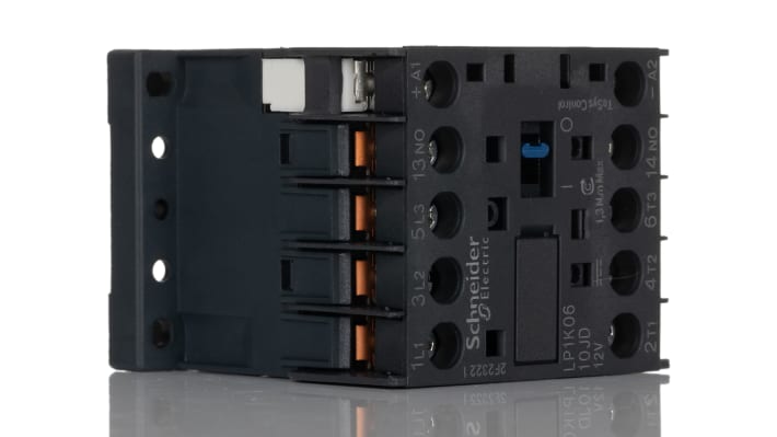 Contattore 3 poli Schneider Electric LP1K0610JD, bobina 12 V c.c., corrente 6 A, montaggio a pannello, dimensioni 58x45x57 mm.