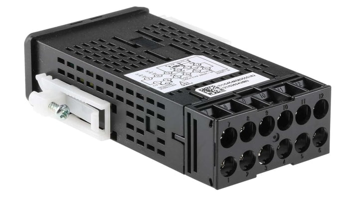 Termoregolatore PID Omron E5GC-QX2A6M-000, montaggio a pannello, dimensioni 24 x 48 mm, ingresso universale, display LCD.