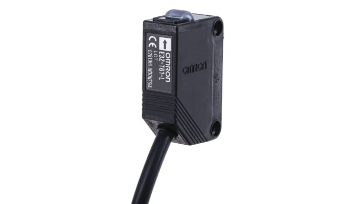 Sensore fotoelettrico Omron E3Z-T61-L, rilevamento fino a 60 m, uscita NPN, grado di protezione IP67.