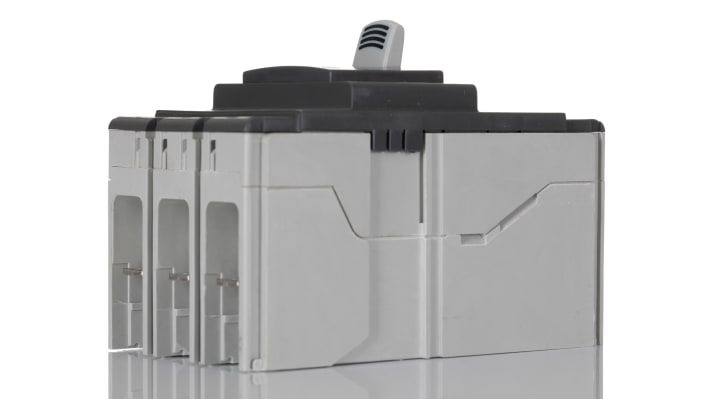 Interruttore magnetotermico ABB XT1N 3 poli, 63 A, 690 V, montaggio su guida DIN, dimensioni 70 x 76,2 x 130 mm.