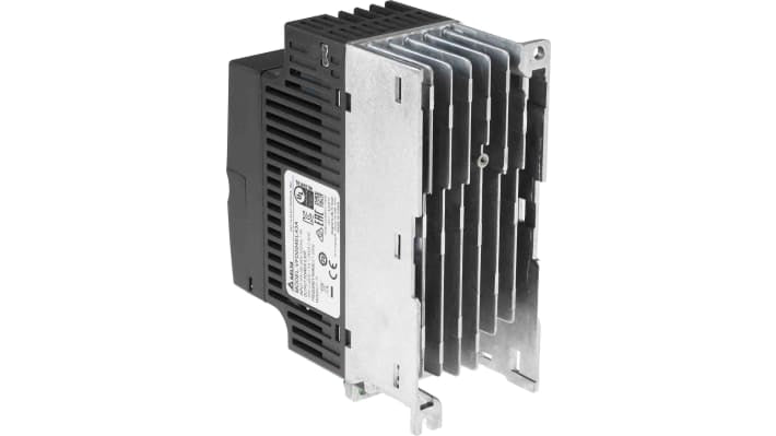 Inverter trifase Delta Electronics VFD004EL43A, potenza 0,4 kW, 400 V, interfaccia RS-485, design compatto. Dimensioni: 136x72x174 mm.