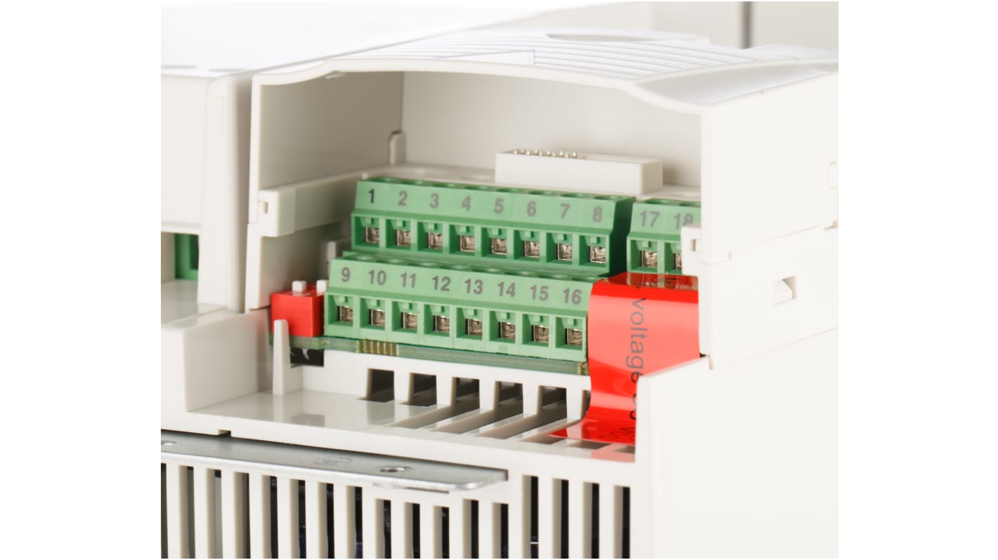 ABB ACS355-03E-23A1-4, inverter trifase 11 kW, montaggio a pannello, dimensioni 236x169x195 mm, protezione IP20.