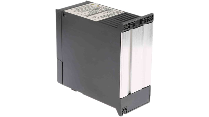 Inverter Danfoss 132F0001 VLT FC51, potenza 0,18 kW, montaggio a pannello, dimensioni 150x70x148 mm, grado di protezione IP20.