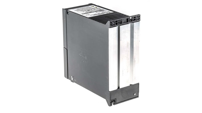 Inverter Danfoss 132F0005 VLT FC51, potenza 1,5 kW, montaggio a pannello, dimensioni 75x176x168 mm, grado di protezione IP20.